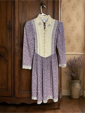 Gunne Sax Lavender Floral Long Sleeve Dress with Cream Lace Yoke
